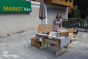 Pestra ponudba unikatnih izdelkov na tržnici